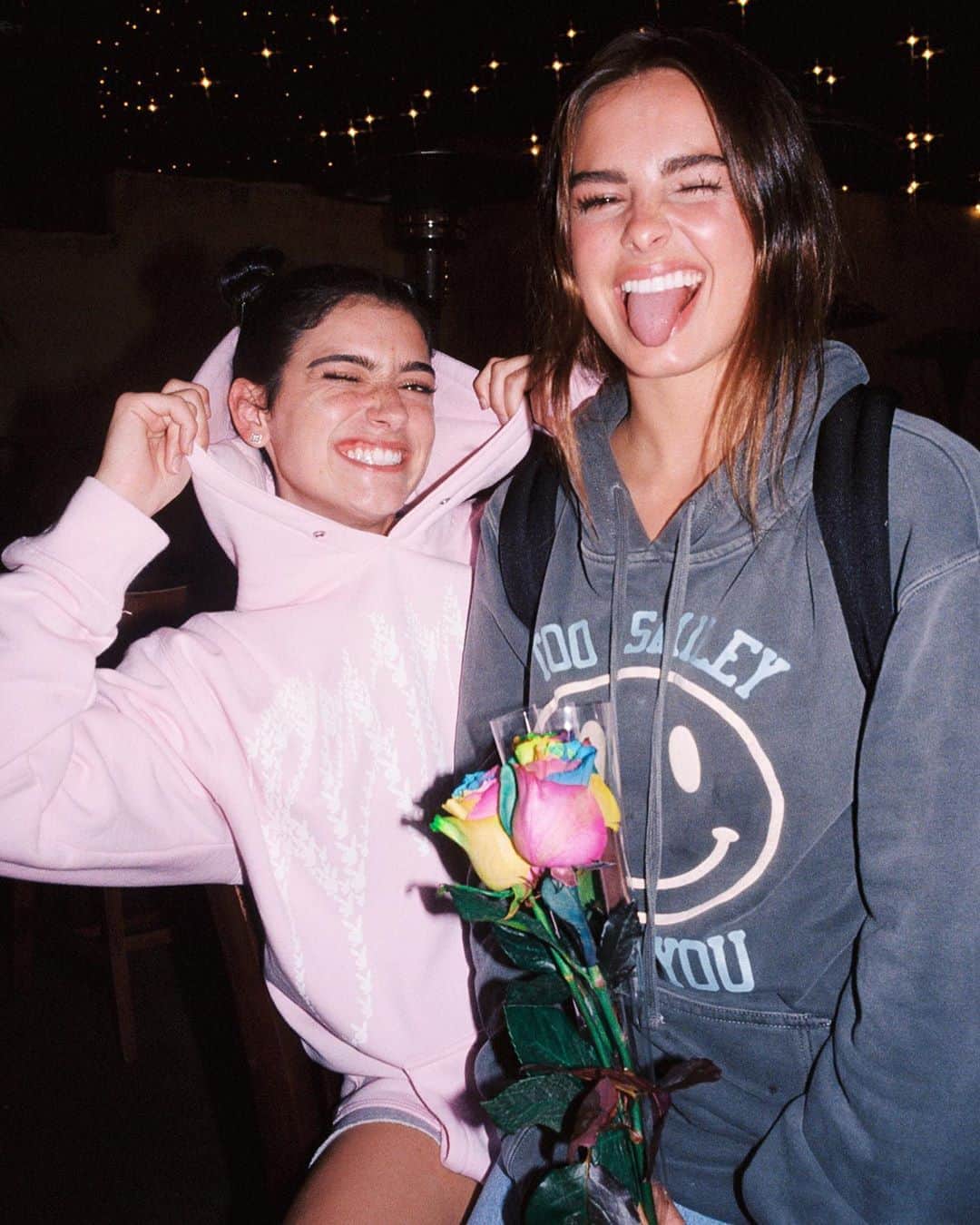 のインスタグラム：「/ IS IT TOO LATE TO POST RIGHT NOW? ✨ • dixison forever 🦋」