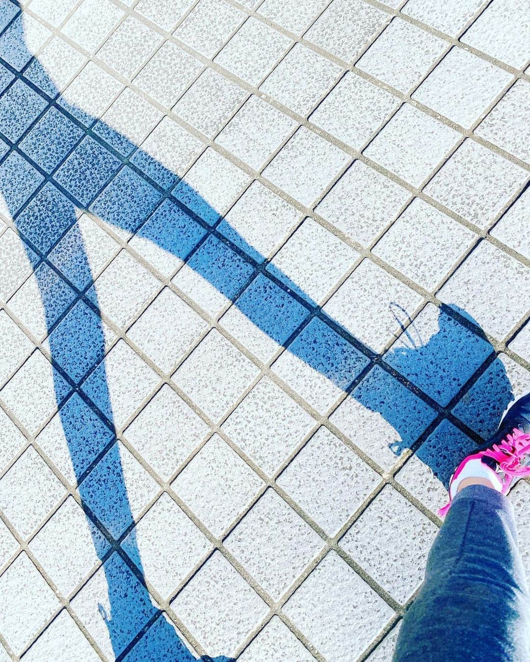 海保知里さんのインスタグラム写真 - (海保知里Instagram)「Starting your day with a walk... #ウォーキング #ダイエットママ #海保知里  #walking #burncalories #fitnessmotivation #tokyo #weightloss #fitness #fitmoms #progressnotperfection #dieting」8月21日 8時51分 - chisato_kaiho