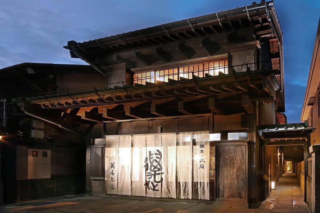 萬屋本店のグルメインスタ