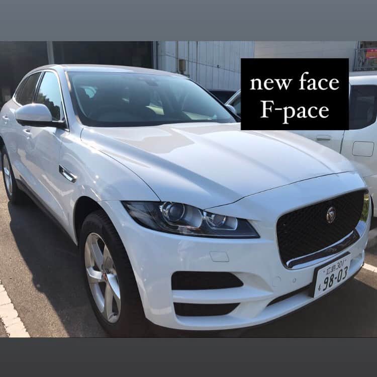タマルのインスタグラム：「new faceの紹介です。 ジャガー　F-PACE🚙 中古車入庫しました〜👏  お気軽にご覧にお越し下さい😊  #TAMARU#タマル#タマル板金#山口県#山口市#ジャガー#jaguar#fpace#suv#車両販売#新車#中古車」