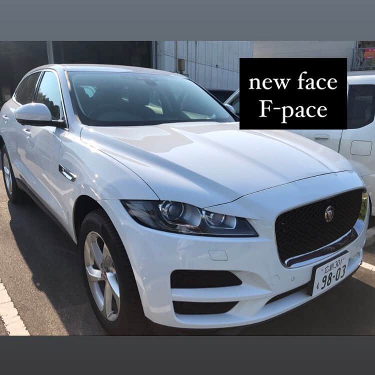 のインスタグラム：「new faceの紹介です。 ジャガー　F-PACE🚙 中古車入庫しました〜👏  お気軽にご覧にお越し下さい😊  #TAMARU#タマル#タマル板金#山口県#山口市#ジャガー#jaguar#fpace#suv#車両販売#新車#中古車」
