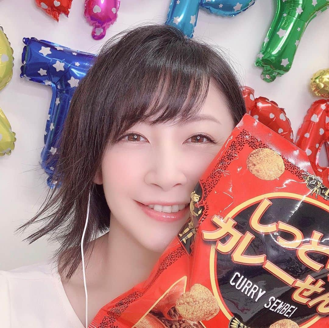 美郷あきさんのインスタグラム写真 - (美郷あきInstagram)「昨日、8月20日はマリフォ2周年記念日でした🎉  という事で、 マリフォYouTube公式チャンネルにて初の生配信をしました。  1時間があっという間に過ぎました。 楽しすぎました。  チャットでもファンのみんな参加してくれて喜んでくれていて嬉しかったです💝  みんなと記念日当時に乾杯できて嬉しかったな🥂🍻㊗️ 世界中から参加してくれたみんなどうもありがとうございました☺️  スタッフの皆さまもお疲れさまでした🍫  マリフォの2nd LIVE🎶は来年 2021年6月5日 @赤羽ReNY alpha https://www.mary4tunes.net/  進化したいな🎀 💪 マリフォにしかできないエンターテイメントをお届けしたい🌟  #マリフォ #生配信 #youtube #2周年 #記念日 #2歳 #チャンネル登録お願いします #乾杯 #お祝い #ワイワイ #トークライブ」8月21日 9時41分 - misatoaki