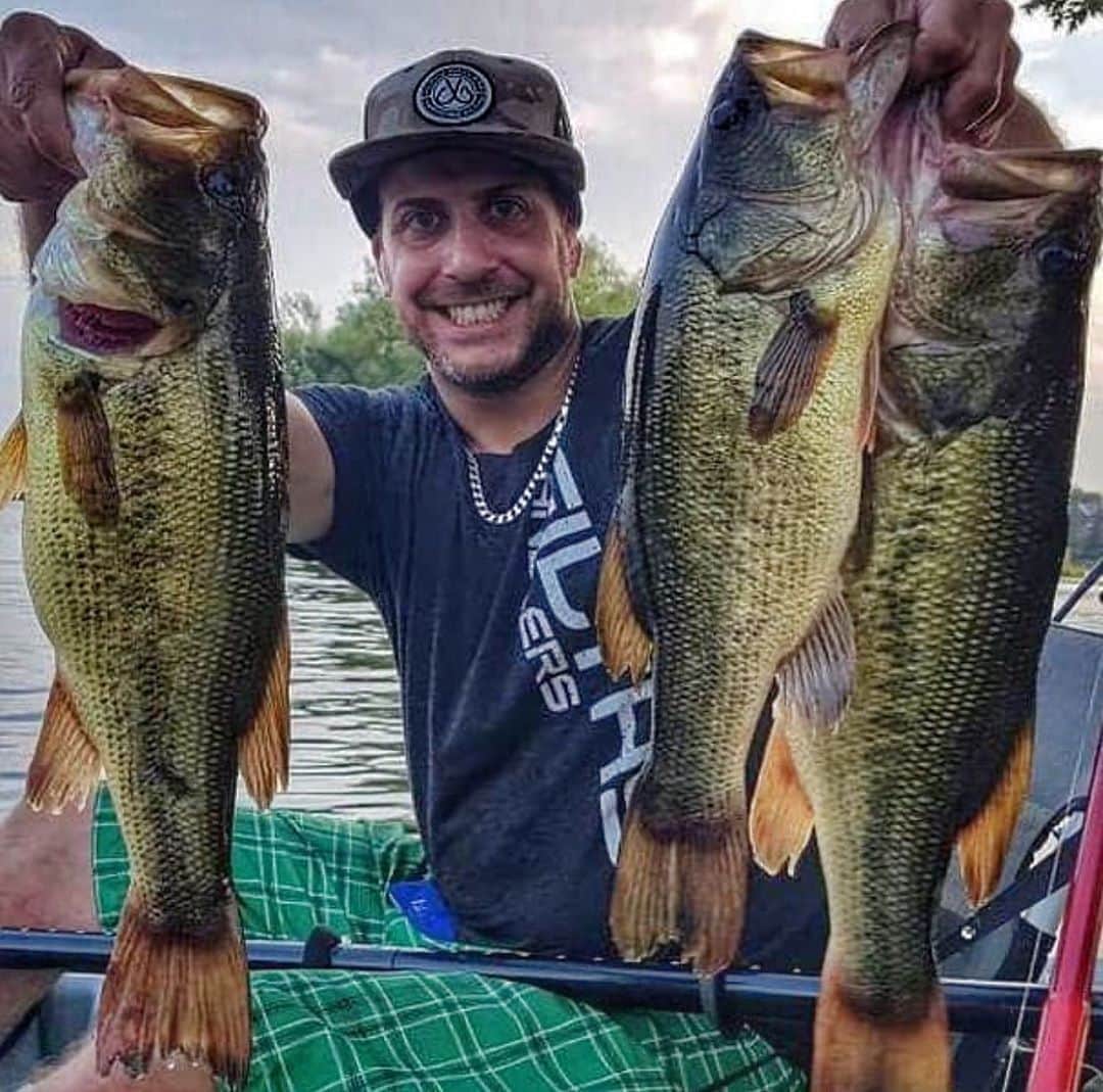 のインスタグラム：「Our buddy @anthonykayakfishing showing off a triple sow cow. Again no idea what I’m talking about. Who mixes in figure skating talk with fishing, that would be is. Congrats on the catch buddy you are Certified Filthy, 9.8 USA 5.4 Russia - good scores - www.filthyanglers.com #fishing #filthyanglers #teamfilthy #outdoors #nature #bassfishing #nature #bassfishing #getfilthy #bigbass #nature #kidsfishing #anglerapproved」
