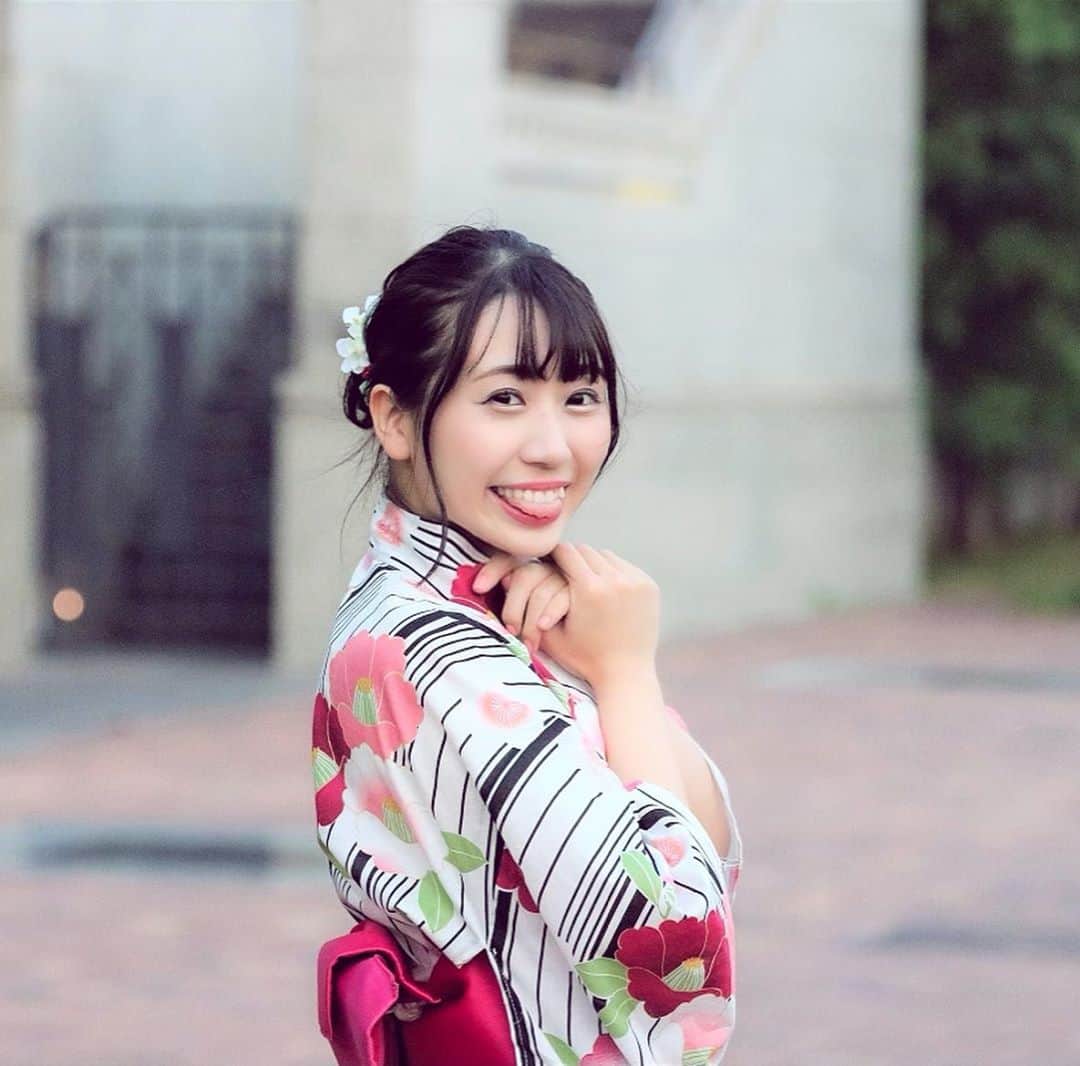 のインスタグラム：「岐阜遠征行ってきます！ ・ あとやっぱ自粛前に比べて顎周りがシュッとしたなぁとおもったので比べてください！笑 2.3枚目が今で4枚目が2020年1月くらい？ ・ #遠征 #岐阜 #顔痩せ #顎肉 #ダイエット #自粛痩せ #diet #浴衣」