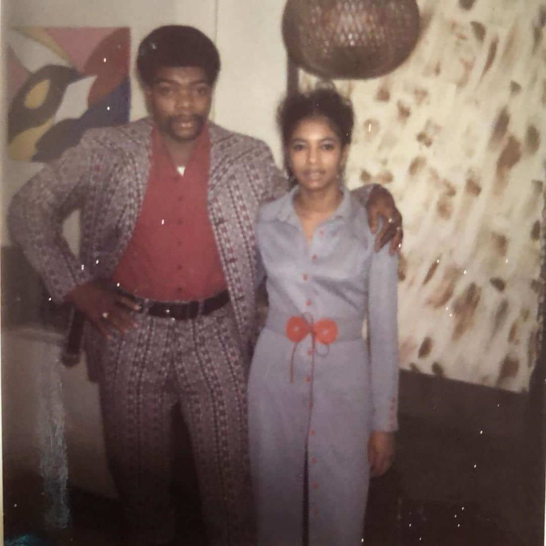 タラジ・P・ヘンソンさんのインスタグラム写真 - (タラジ・P・ヘンソンInstagram)「#TBT They made ME!!! They was fly AF!!!! Mommy and Daddy!!!! 🙌🏾🙏🏾💋💋💋」8月21日 10時04分 - tarajiphenson