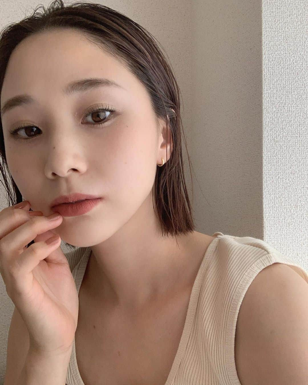 伊地知朋子さんのインスタグラム写真 - (伊地知朋子Instagram)「____ お気に入りのもう1色。 @addictionbeauty_official  ザ マット リップ リキッド #002 ____ #addiction #addictionbeauty #アディクション #コスメ #リップ」8月21日 10時35分 - tomoko_urbanbobby