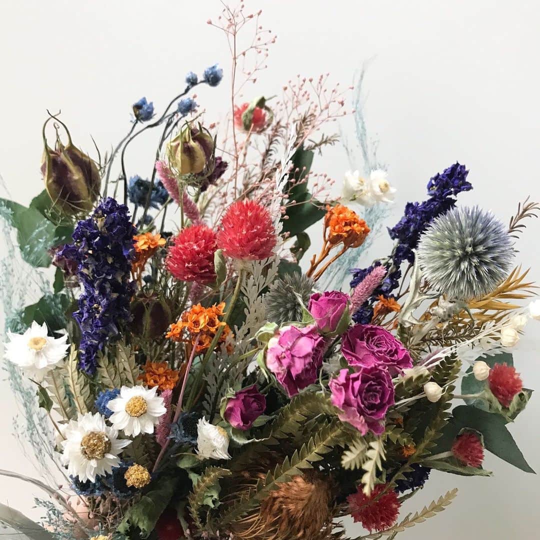 Kawaii.i Welcome to the world of Tokyo's hottest trend♡ Share KAWAII to the world!のインスタグラム：「Is this a pharmacy or a flower shop?﻿ This is actually a dry flower shop based on the concept of a pharmacy! @ew_pharmacy﻿ ﻿ After a consultation, they’ll make you the bouquet that’s perfect for you!﻿ ﻿ Shop name: EW.Pharmacy﻿ Address: 1-14-11 Tomigaya, Shibuya-ku, Tokyo﻿ HP: https://edenworks.jp/ew-pharmacy/﻿ ﻿ Click on the profile link for the video!! (FREE)﻿ @kawaiiiofficial  ﻿ Check out Kawaii International ""Planting Seeds of Joy: Plant Life at Home” for more details!﻿ ↓﻿ 2:06 EW.Pharmacy﻿ ﻿ #florist #pharmacy﻿ #nhkkawaii」