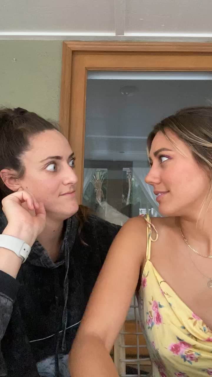 Camden Scottのインスタグラム：「Following up from our recent podcast episode, @thetarynarnold chat about religion, raising kids religious and vegan (?) and Cammie eating scallops 😳」