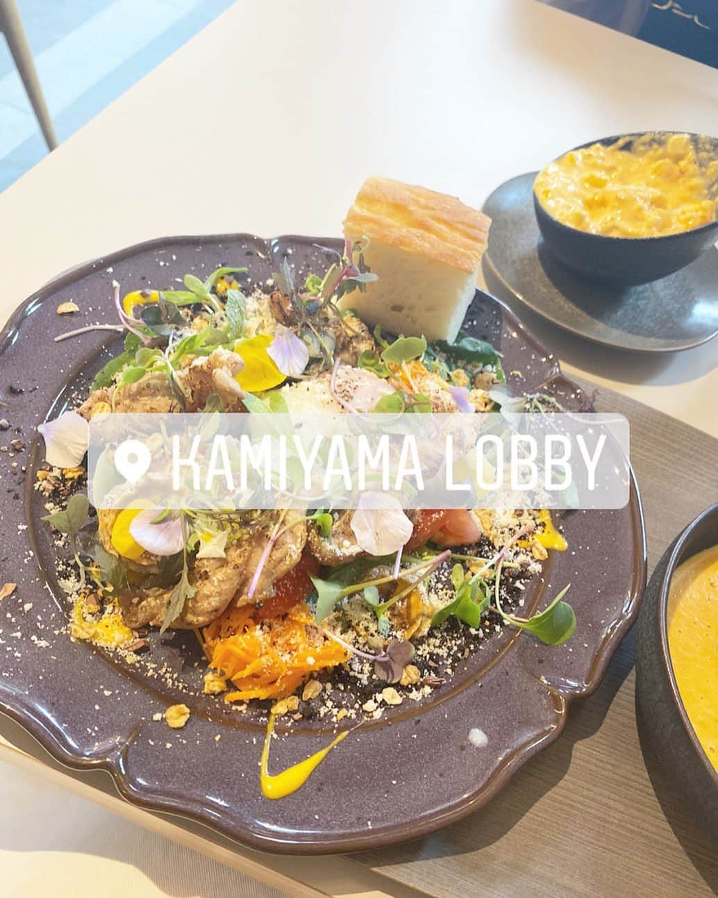 出口真衣のインスタグラム：「いつかのランチ🍴  玉子にとってもこだわっているお店🥚 サラダランチでもボリュームがあってお腹いっぱいになりました🤤  人気メニューはオムライスらしく 周りのお客さんが食べてたのを見たところやっぱりボリュームがありました 次はお腹空かせてオムライスを食べに行くことにします😉  #女子会#梅田カフェ#梅田ランチ#大阪カフェ#大阪ランチ#大阪グルメ#梅田グルメ#カフェ#大阪レストラン #インスタ映え#大阪デート#大阪旅行#大阪観光#可愛い#model#モデル#ファッション#写真撮ってる人と繋がりたい#お洒落さんと繋がりたい#カフェ好きな人と繋がりたい#グルメ好きな人と繋がりたい#カフェスタグラム#スイーツ好きな人と繋がりたい#instagood#like4likes」