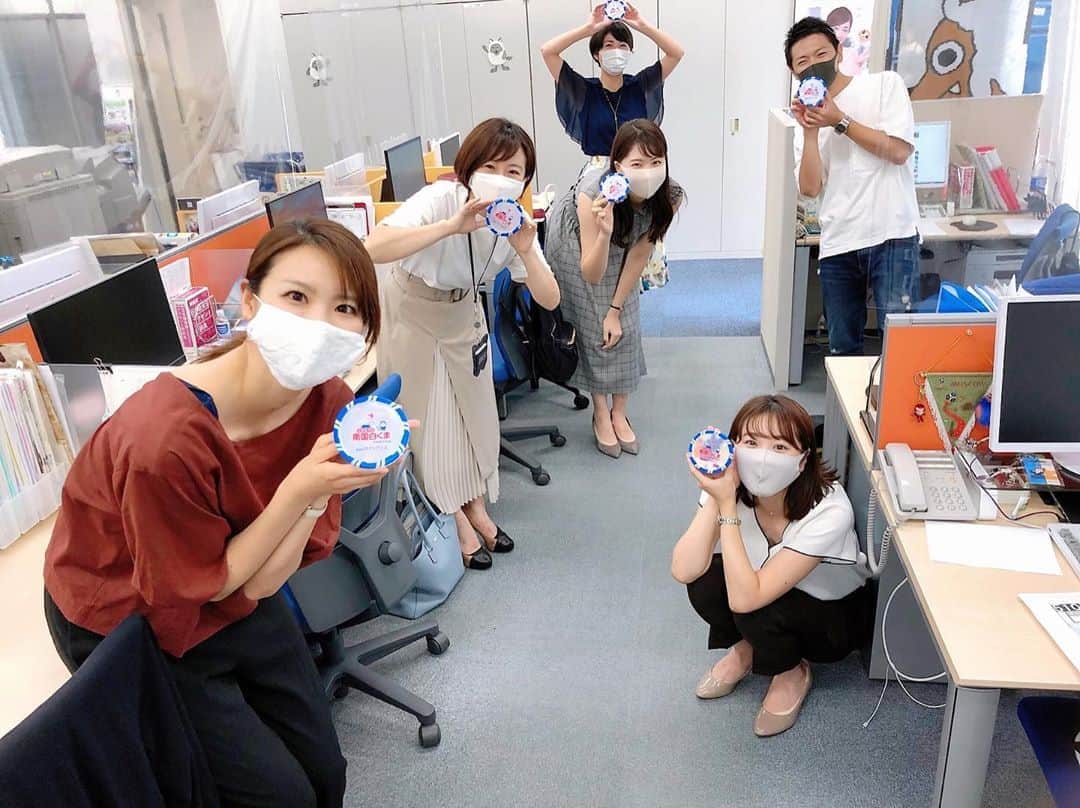 のインスタグラム：「先日、愛子さんが知人から誕生日プレゼントにいただいたという鹿児島名物 #シロクマ をお裾分けもらいました😋 . 改めて、愛子さんお誕生日おめでとうございます👏㊗️ . 夏にピッタリ☀️ すっかり涼やかな気分です！🍧 . . 今日の「アップ！」でも、"涼"と"旬"を感じられるスポットから生中継します🎤✨ #アップ は午後3時40分から！ぜひご覧ください！ . . #石神愛子 #金沢歩 #岩佐早希 #小松﨑花菜 #西尾菜々美 #メーテレ #アップ #上坂嵩」