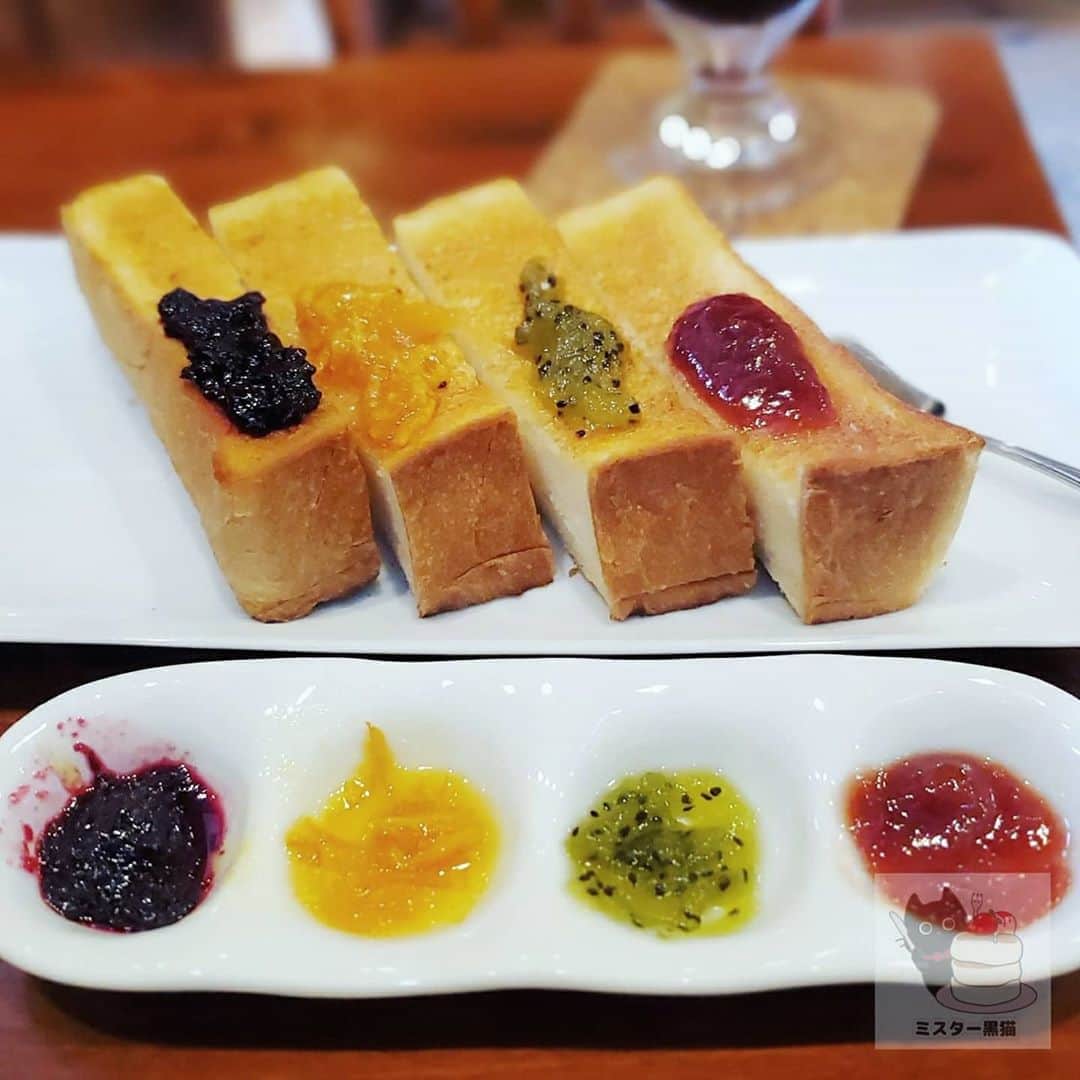 ミスター黒猫（黒猫仙人）のグルメインスタ