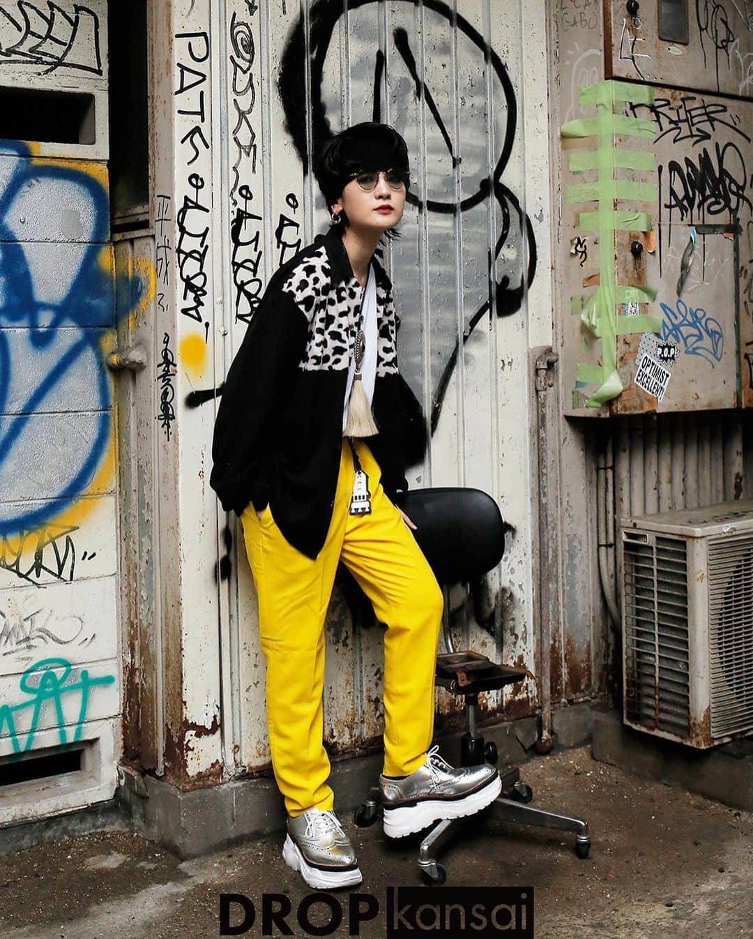 Droptokyoさんのインスタグラム写真 - (DroptokyoInstagram)「KANSAI STREET STYLES @drop_kansai  #streetstyle#droptokyo#kansai#osaka#japan#streetscene#streetfashion#streetwear#streetculture#fashion#関西#大阪#ストリートファッション#fashion#コーディネート#tokyofashion#japanfashion Photography: @abeasamidesu」8月21日 12時12分 - drop_tokyo