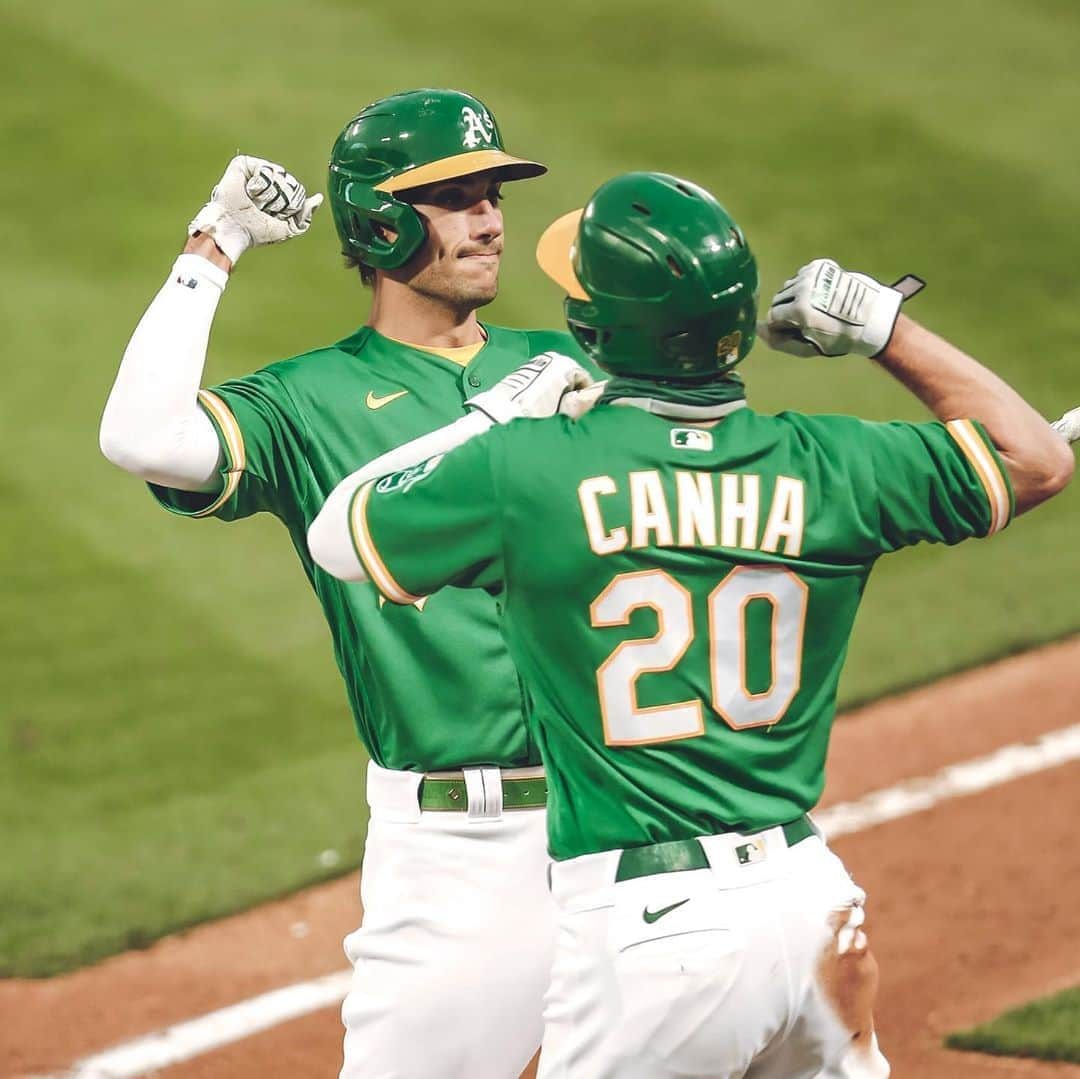 オークランド・アスレチックスさんのインスタグラム写真 - (オークランド・アスレチックスInstagram)「Stop and staaaare Oly’s batting and he hits it outta theeerrreeee #RootedInOakland」8月21日 12時14分 - athletics