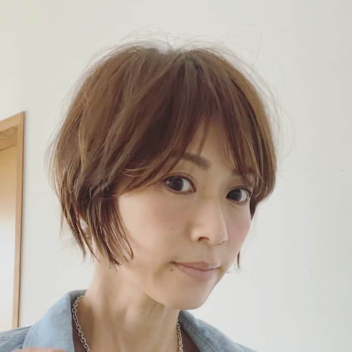 畑野ひろ子のインスタグラム：「@story_love40 撮影。 11月号の撮影も始まり、ヘアスタイルの幅が広がってきました😆」