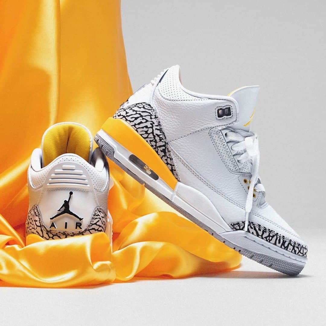 Sneaker Newsさんのインスタグラム写真 - (Sneaker NewsInstagram)「The Air Jordan 3 "Laser Orange" officially releases on 8/21. 10am ET on Nike SNKRS and US retailers. 3am ET in Europe. Link in bio for details!」8月21日 13時01分 - sneakernews