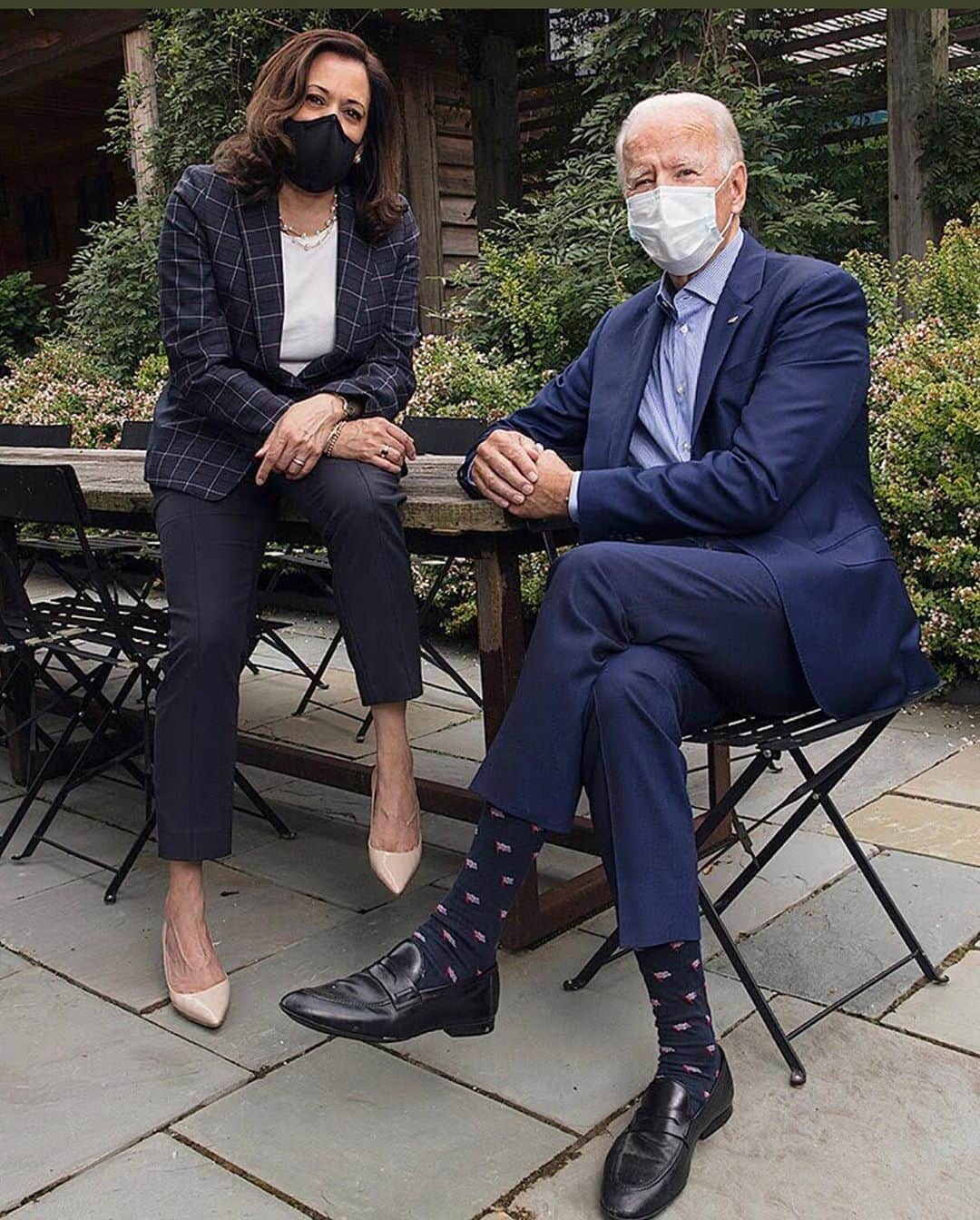 のインスタグラム：「Democracy is on the ballot!! Time to get to work and help get @joebiden and @kamalaharris in the White House. LFG! #bidenharris2020」