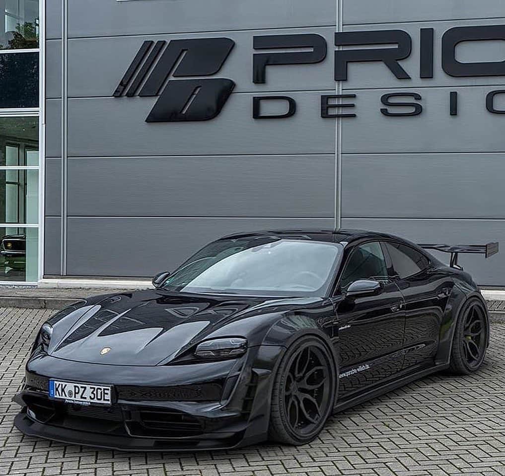 CARLiFESTYLEさんのインスタグラム写真 - (CARLiFESTYLEInstagram)「Widebody Porsche Taycan Turbo S by @priordesignusa. What do you guys think? #carlifestyle」8月21日 13時07分 - carlifestyle