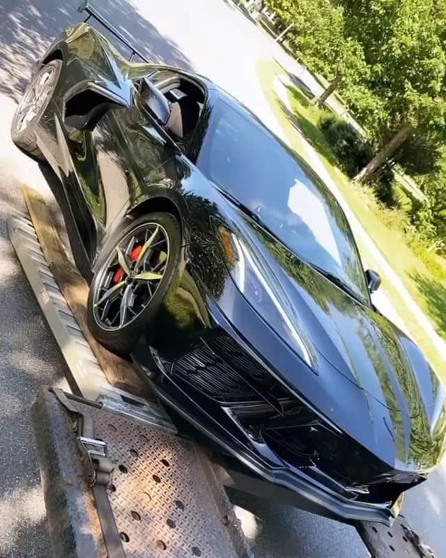 ファンクマスター・フレックスのインスタグラム：「@youngma I see it! Pow! Mean! 2020 Vette! I love American muscle! WHAT YALL LIKE? AMERICAN CARS OR FOREIGN CARS?」