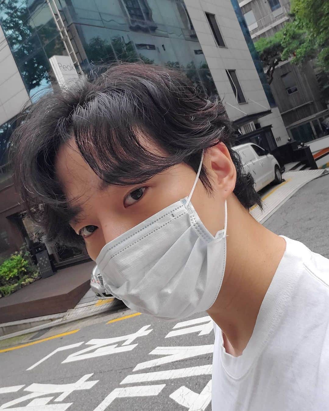 ジュノ のインスタグラム：「2 weeks ago after hair cut」