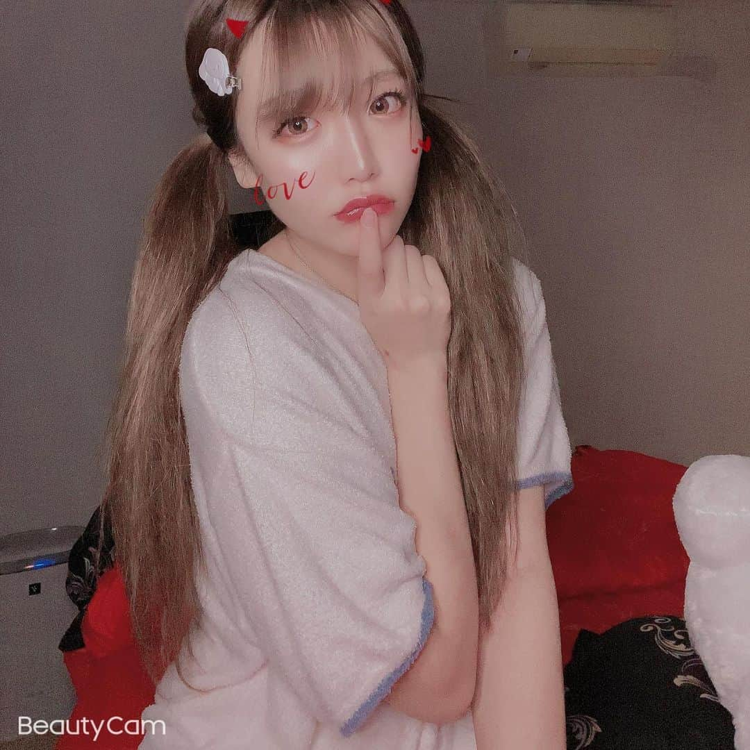 真奈りおなさんのインスタグラム写真 - (真奈りおなInstagram)「一緒に寝よ？」8月22日 0時12分 - xcoco_riox