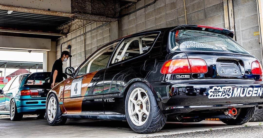 mistbahnさんのインスタグラム写真 - (mistbahnInstagram)「_ ARTICLE GARAGE EG6 Honda CIVIC SiR _ Shot on May-24 2020 "HONDA VTEC ONE MAKE RACE 2020 Rd.2" organized by @zerofighterautocustom at Okayama International Circuit _ owner: @a.g.kattsun.r.k photo: @mistbahn _ _ JP) 2020年5月24日 岡山国際サーキット、ゼロファイターさん( @zerofighterautocustom )主催「HONDA VTEC ONE MAKE RACE 2020 Rd.2」。 _ _ #hondavteconemakerace #ホンダvtecワンメイクレース #zerofighterautocustom #okayamainternationalcircuit #岡山国際サーキット #articlegarage #アーティクルガレージ #mozcraft #honda #civic #hondacivic #ホンダシビック #シビック #ctr #eg6 #eg #egcivic #hondacivicsir #bseries #b16 #b16a #vtec #osakajdm #kanjo #kanjostyle #kanjoracer #kanjozoku #timeattack #timeattackjapan #hondasontrack」8月21日 22時46分 - mistbahn