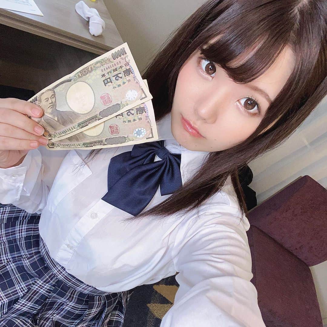 河合陽菜のインスタグラム：「何すればいいの？」