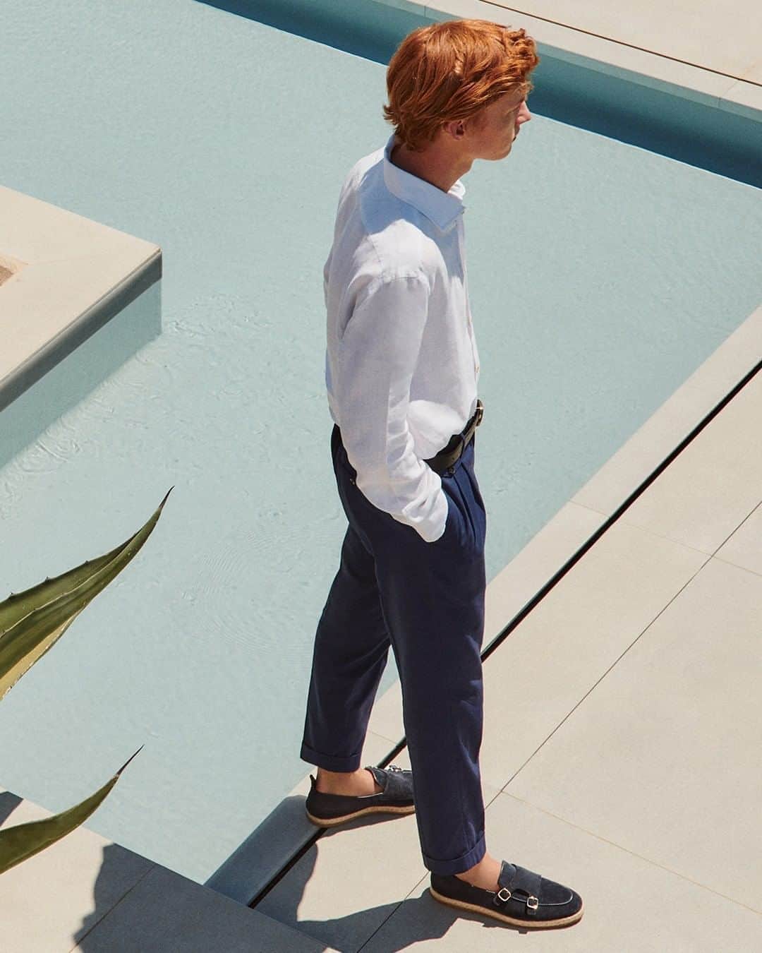 サントーニのインスタグラム：「Our signature double buckles are synonymous with the Santoni name.  #Santoni #makersofbeauty #SantoniSS20 #madeinSantoni」