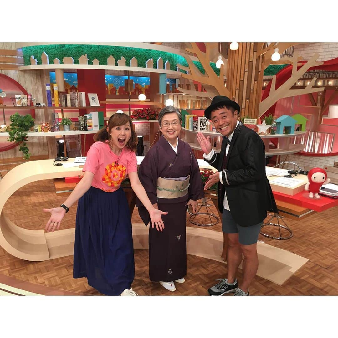 村上めぐみさんのインスタグラム写真 - (村上めぐみInstagram)「. #24時間テレビ　‼︎ 明日、明後日にかけて放送です‼︎ #熊本　からは23日11時24分から👌 . . . どんな形であれ 今年もこの#チャリTシャツ　を 着ることが出来て⭐︎ 感謝の気持ちで一杯です😭 . . . 少しでも‼︎みなさんの気持ちが 明るく！前向きに『動く』様に！ しっかり頑張ります💪 . #24TV  #今年　 #テーマ　 #動く #スカート　 #毎年　 #一緒　 #ファッションセンス　 #皆無」8月21日 22時47分 - megumi010227