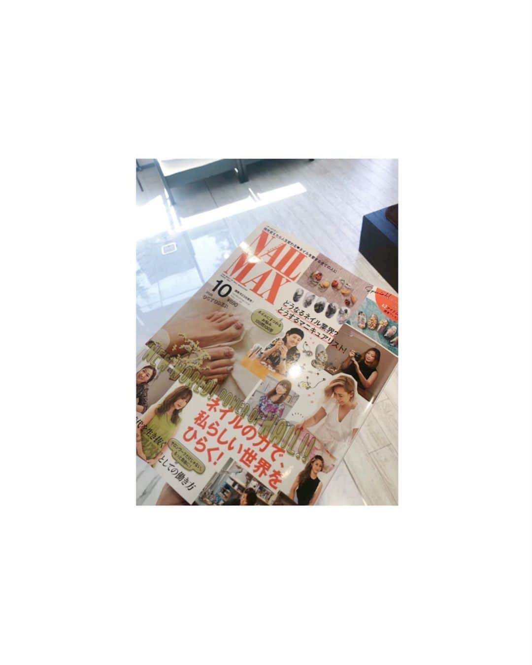 Mayu Ogawaさんのインスタグラム写真 - (Mayu OgawaInstagram)「NAIL MAX さんの雑誌内企画で私も参加させて頂いています。﻿ ﻿ プレゼント企画🎁﻿ 私からはblack ink.ステッカーシート2種を﻿ オリジナル封筒に入れてプレゼントです♪﻿ どの組み合わせになるかはお楽しみに♪﻿ ﻿ タトゥーモチーフは使いこなしが難しいのかもしれませんが、coolでトレンドです！﻿ 個人的に大のイチオシでお気に入り♪♪♪ おしゃれさんにはイチオシなのですよ♡！﻿ ﻿ あえてシンプルに使ったネイルアートも作ってみました→3、4、5枚目﻿ *ナゾの4本組ですいませんー笑﻿ ﻿ シンプルにも、ハードにも色々楽しめます♪﻿ こちらのネイルアートも参考に♪﻿ ﻿ 8/23【10月号】 ぜひ @nailmax_official で企画ご参加くださいね〜〜♡﻿ @shanailpro  ﻿ #nailmax #nailmagazine ﻿ #プレゼント企画 ﻿ #tatoo  #ink #blackink﻿ #shanail  #タトゥー #ネイルステッカー﻿ #mdamayu #mdanail﻿ #ジェルネイル #ジェルネイデザイン #ネイルアート ﻿ #mdanail #mdamayu﻿ #銀座ネイルサロン﻿ #東京ネイルサロン」8月21日 22時51分 - m_d_a