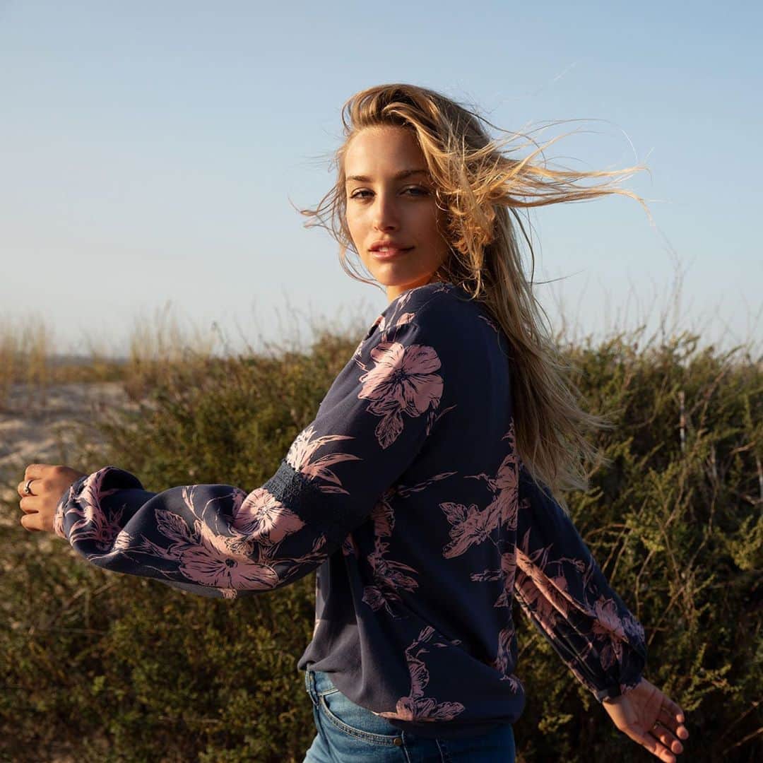のインスタグラム：「Freshen up your pre-fall wardrobe with some florals. Exclusive to Europe」