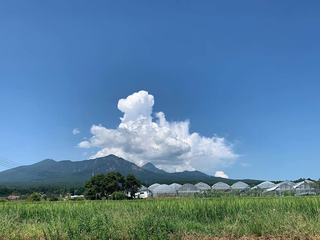 風間ゆみえのインスタグラム：「表参道から2時間15分の空」