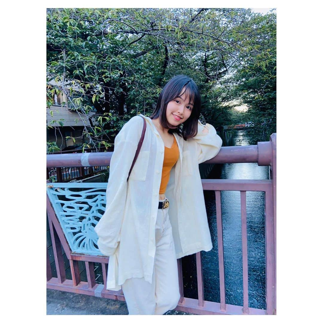 古野みうさんのインスタグラム写真 - (古野みうInstagram)「🐛🐛🐛  #目黒川 #中目黒 #instagood #instadaily #ootd #0821 #tfl #l4l #photooftheday #moussy #barak #cartier #hermes マウジー #バラク #カルティエ #エルメス #ホワイトデニム #キャミソール #ビッグサイズシャツ #ワインレッド #ヘソ #ミディアムヘア」8月21日 23時11分 - umiushi.mium