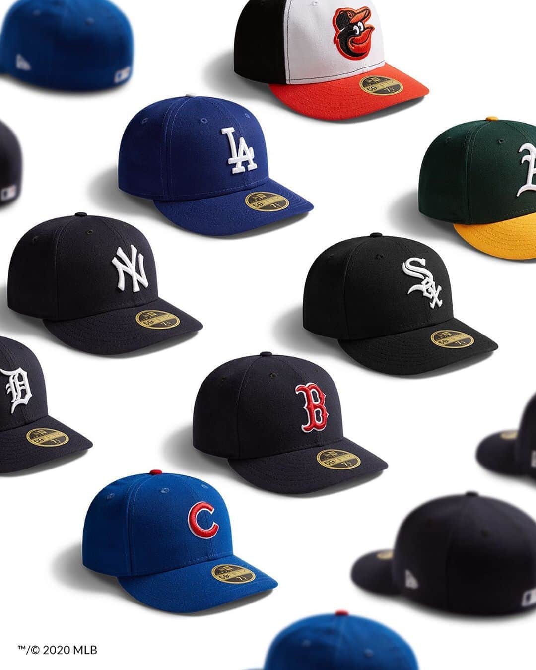 ニューエラ・キャップのインスタグラム：「The counterpart to the traditional 59FIFTY, the Low Profile #59FIFTY is a true fitted style worn on the field of play by athletes and entertainers worldwide. Get yours at neweracap.com . Link in bio 🧢」