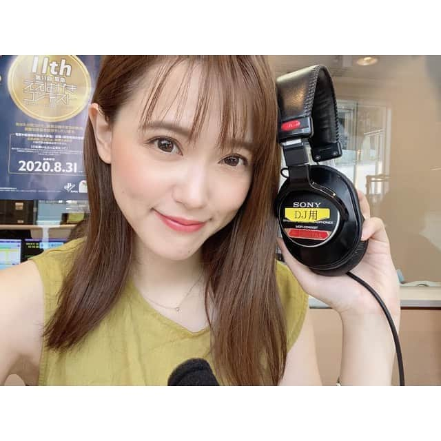 三島ゆかりさんのインスタグラム写真 - (三島ゆかりInstagram)「今日もウメダFM Be Happy! 789『Be Travel!』聴いてくださった皆様ありがとうございました💖📻 今日8月21日は福島県の日、静岡県の日なんですって😊なのでオープニングナンバーは出身アーティストを選びました⬇️ #サンボマスター 『世界はそれを愛と呼ぶんだぜ』ボーカルの山口さんが福島県出身 #久保田利伸 『Candy Rain』静岡県出身 おすすめ世界遺産は、ベルギーのブリュッセルにあります『グランプラス』をご紹介しました🇧🇪 グランプラスでは2年に一度開催されるフラワーカーペットが有名🌸他にもベルギーではビールやチョコレート、ワッフルも有名ですよね🍫🍺 という事での関連曲をセレクト🎵 #postmalone & #swaelee 『Sunflower 』 #kealasettle & #thegreatestshowman ensemble『This Is Me』 #perfume 『チョコレイト・ディスコ』 今週のメッセージテーマは『プールとか海のお話』私は先日インスタにアップしましたが、今年購入したビニールプールのお話をしました👙✨ リスナーさんからのメッセージもご紹介🌊🏖 DJゆかりんごセレクトは海とかプールで聴きたい曲をチョイス🎶 #pitbull feat. #kesha 『Timber』 #deftech 『My Way』 #桑田佳祐 『波乗りジョニー』 トラフィックリポート、ハービスプラザ、プラザエントの情報もお届け👍✨ エンディング曲は #渡辺直美 さんのYouTubeで #ゆりやんレトリィバァ さんと一緒に踊っているオフィシャルパロディ動画が話題の作品💃 #ladygaga & #arianagrande 『Rain On Me』 また来週、生放送にて13：30〜16：00お届けします✌️ 聴ける方は是非聴いてくださいね〜❤️❤️ https://www.be-happy789.com  #radio #dj #osaka #umeda #ウメダfmbehappy789 #オープンスタジオ #生放送 #三島ゆかり #ゆかりんご #ラジオ #世界遺産 #ベルギー #グランプラス  #music #follow」8月21日 23時42分 - apple340