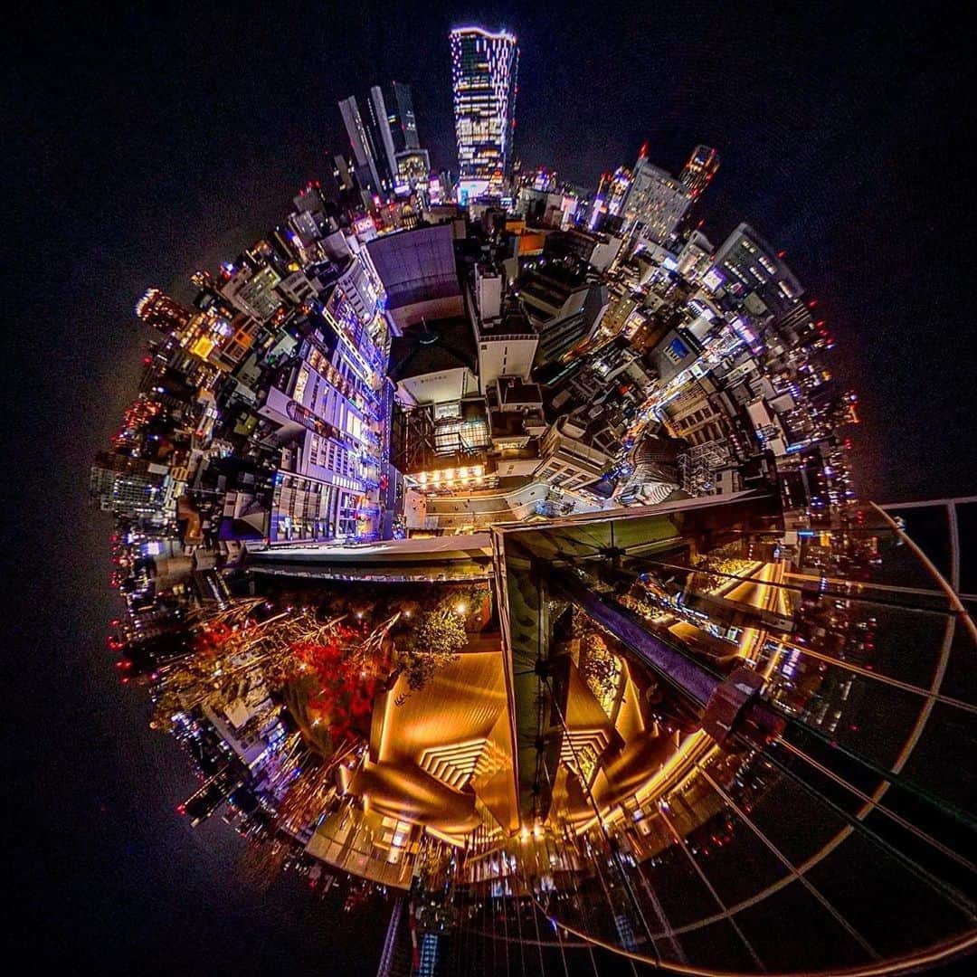 Official RICOH THETAさんのインスタグラム写真 - (Official RICOH THETAInstagram)「Bring your THETA V along anywhere life takes you. Next stop?📍Tokyo, Japan.  📸: @theta_ichiroo . . . . . #ricohusa #ricoh #ricohimaging #theta360 #lifein360 #360camera #photooftheday #photographer #japan #tokyo #tokyophotography #japan #cityphotography #cityphoto #cityviews」8月21日 23時45分 - theta360official