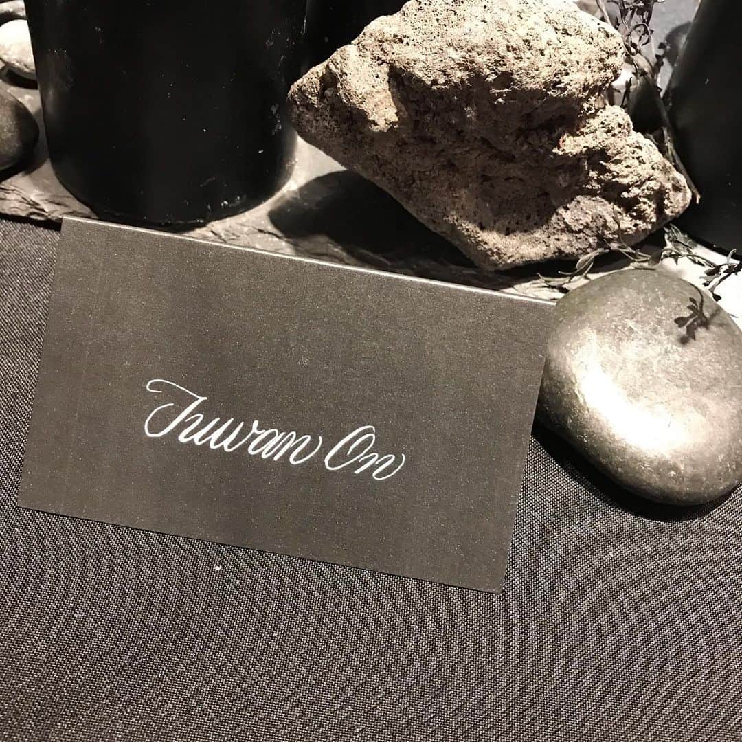 オン・ジュワンのインスタグラム：「#지방시#안티고나 초대 감사합니다. @givenchyofficial @katekim0424」