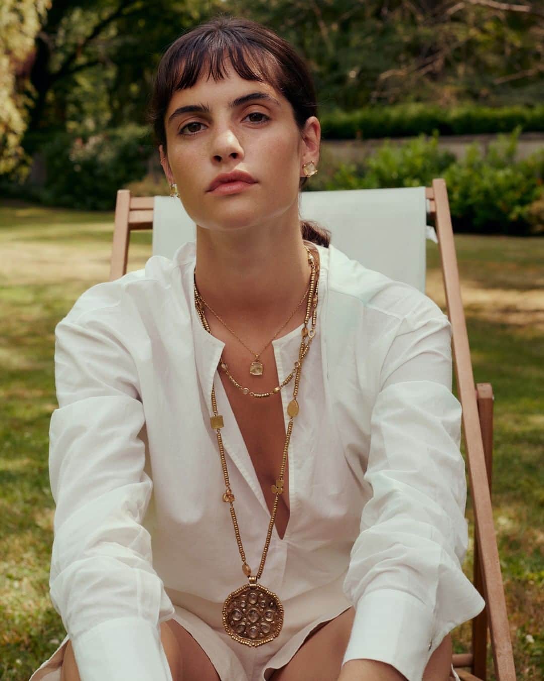 グーセンス パリのインスタグラム：「MINI CABOCHONS necklaces and TALISMAN necklace. . . @prunepauchet shot by @sashamarro and styled by @smala.paris」