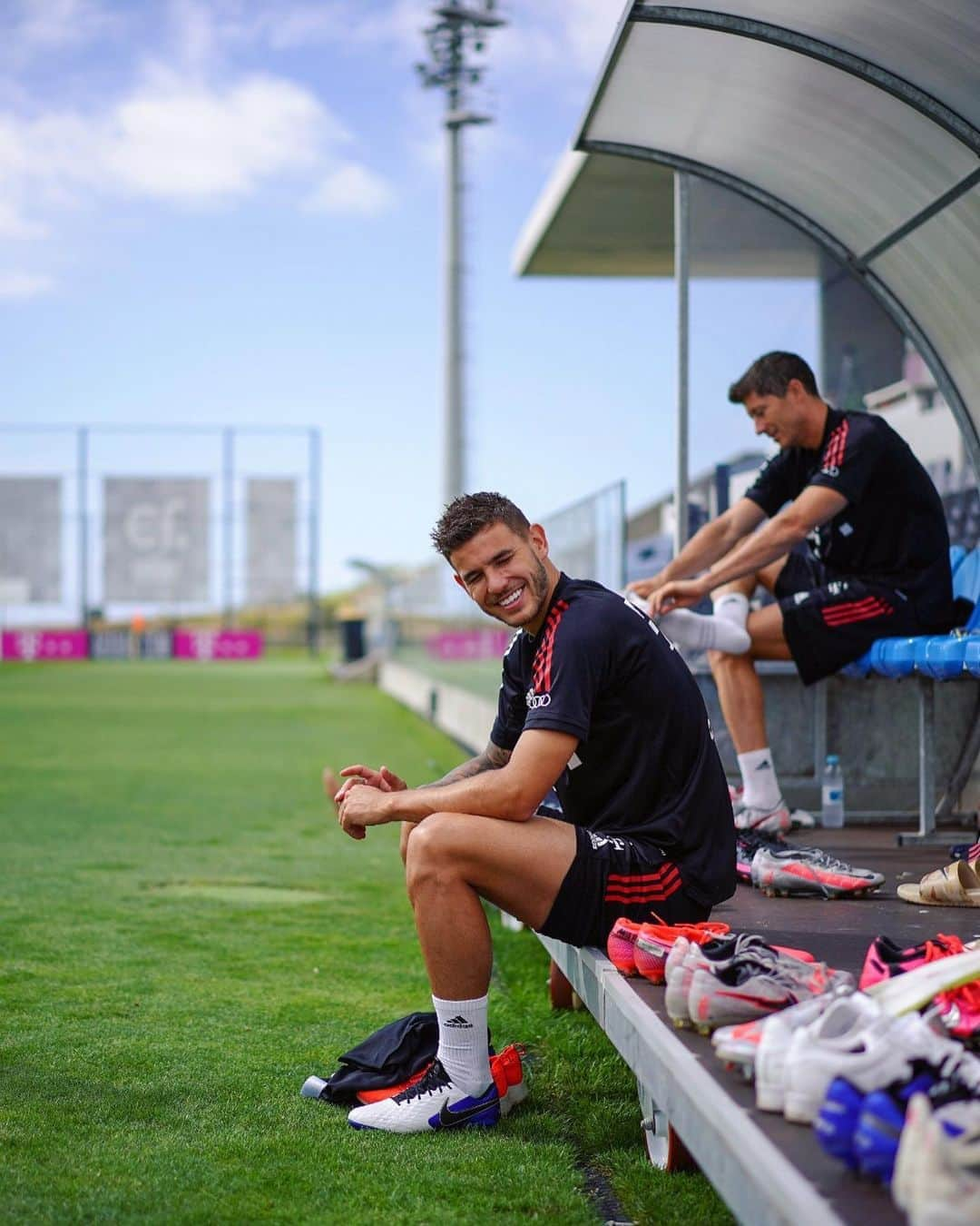 バイエルン・ミュンヘンさんのインスタグラム写真 - (バイエルン・ミュンヘンInstagram)「All together towards our main goal! 💪🌟  #MissionLis6on #packmas #UCLFinal #FCBayern #MiaSanMia #ChampionsLeague #PSGFCB #UCL」8月22日 0時05分 - fcbayern