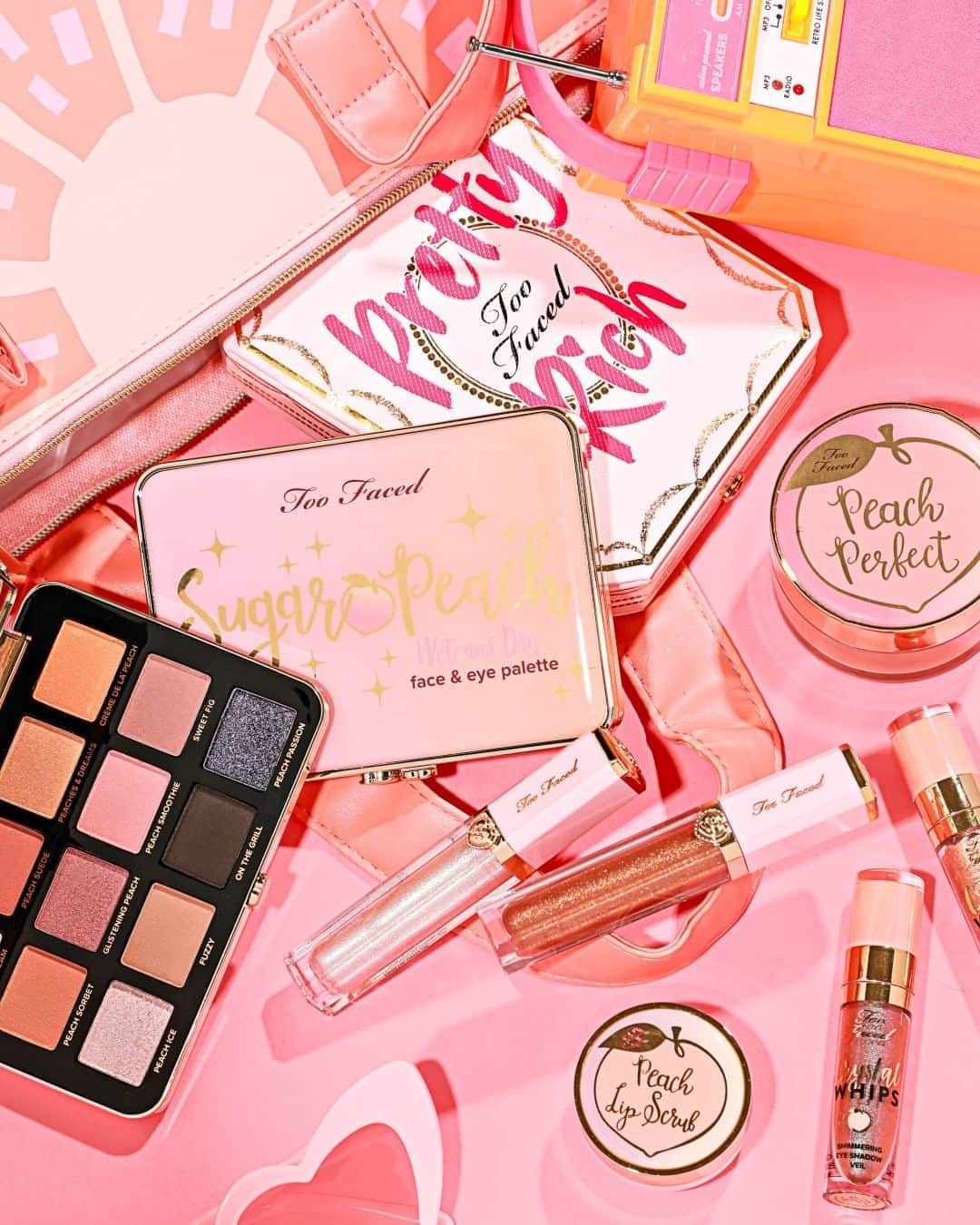 Too Facedさんのインスタグラム写真 - (Too FacedInstagram)「Stock up on all your faves, babe ‼️ Our End Of Summer Sale is happening NOW ☀️ Head over to toofaced.com to shop the sale and get up to 75% OFF! 🛍 Tag a BFF who won't want to miss this! #toofaced」8月22日 0時01分 - toofaced