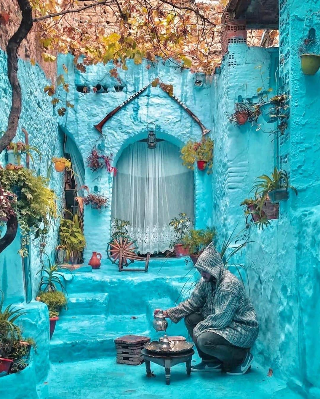 BEAUTIFUL DESTINATIONSさんのインスタグラム写真 - (BEAUTIFUL DESTINATIONSInstagram)「As-salaam Alaykum from this beautiful blue city! We are looking for content creators based in Morocco. 🇲🇦 If you or someone you know, is a content creator there, send us a DM. We have an exciting project we would love to discuss!  📸 @oussama.hassouni 📍Chefchaouen Village, Morocco」8月22日 0時02分 - beautifuldestinations