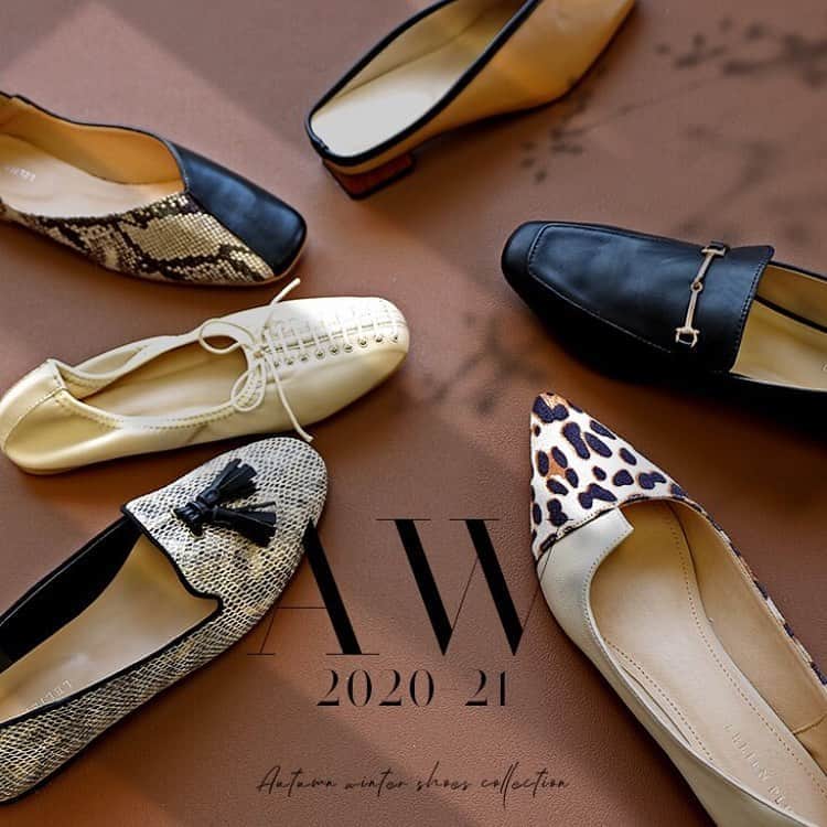 AmiAmi（アミアミ）Shoes Shopのインスタグラム：「. . 20AW NewRearrival...🍂🌾 . . "頑張らない洒落靴"が 今季はたくさん入荷！ フラットシューズやミュールも 種類豊富にラインナップ"🧡" . . サイズ・カラー豊富なうちに ぜひチェックしてみてくださいね☺︎" . . @amiami_shoes #アミアミ#アミアミシューズ #フラットシューズ#フラットパンプス #ミュール#ローファー#シーズンレス」