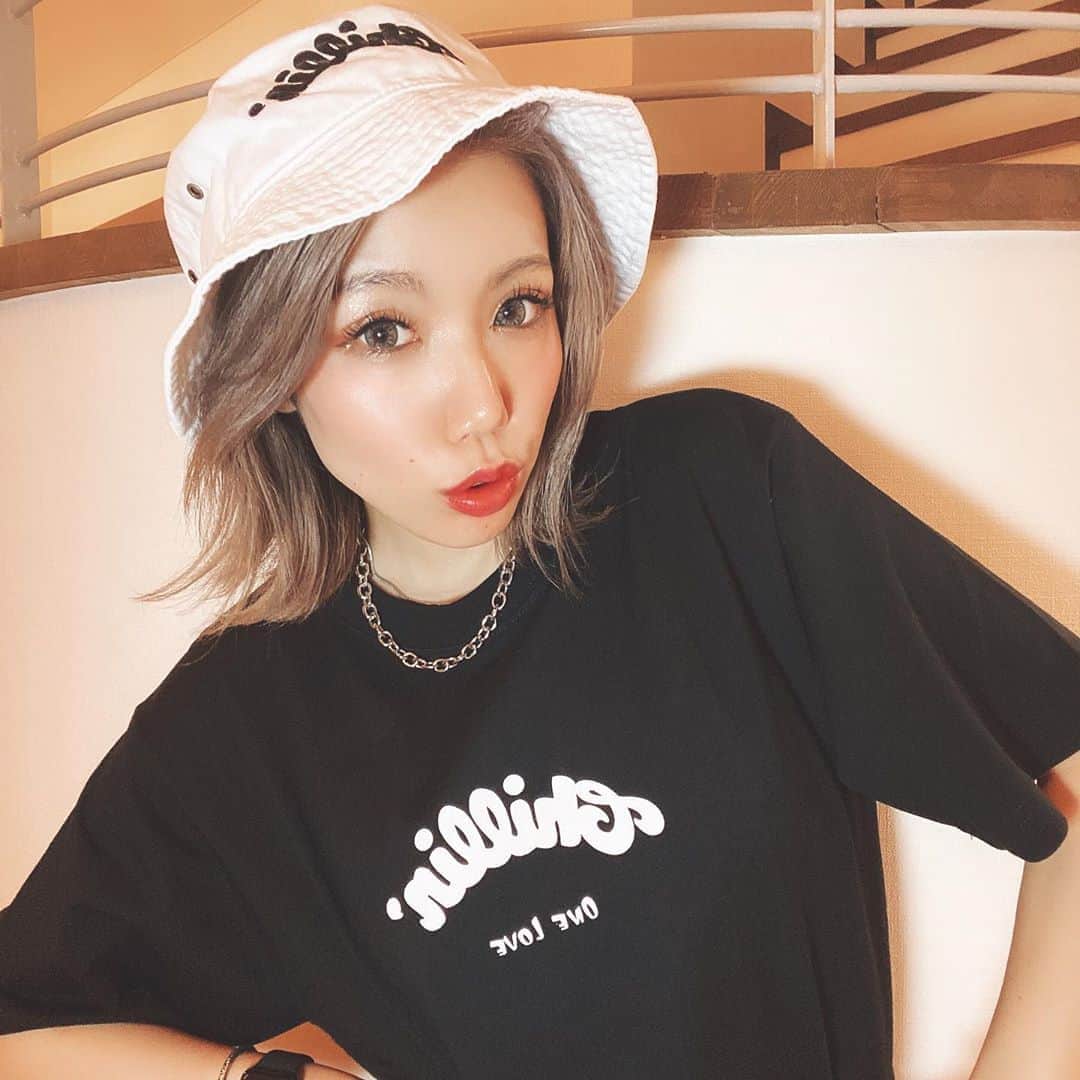 DJ CHI☆MEROのインスタグラム：「@highflyer.kashiwa  #chillin . ロゴTはBLACK,PINK,BEIGEの3枚持ち⭐️ . いつもありがとうございます😊  #streetfashion#highflyer#kashiwa」
