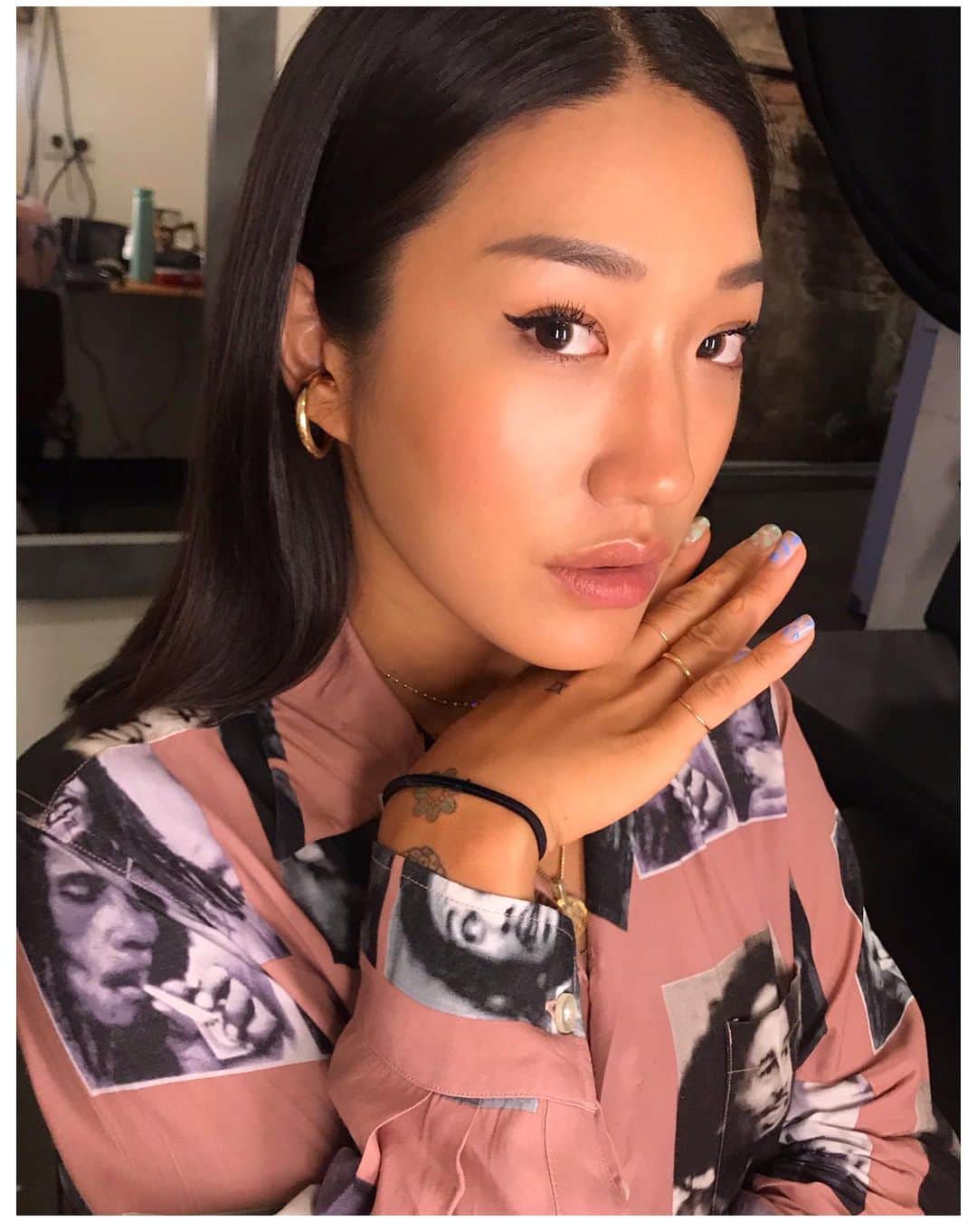 NINA PARKさんのインスタグラム写真 - (NINA PARKInstagram)「Night shoot w @peggygou_ ✨ _________________________________________________ #MakeUp by Me @ninaparkbeaute for @ballsaal_artist_mgmt used #Products by @sisleyparisofficial」8月21日 16時32分 - ninaparkbeaute