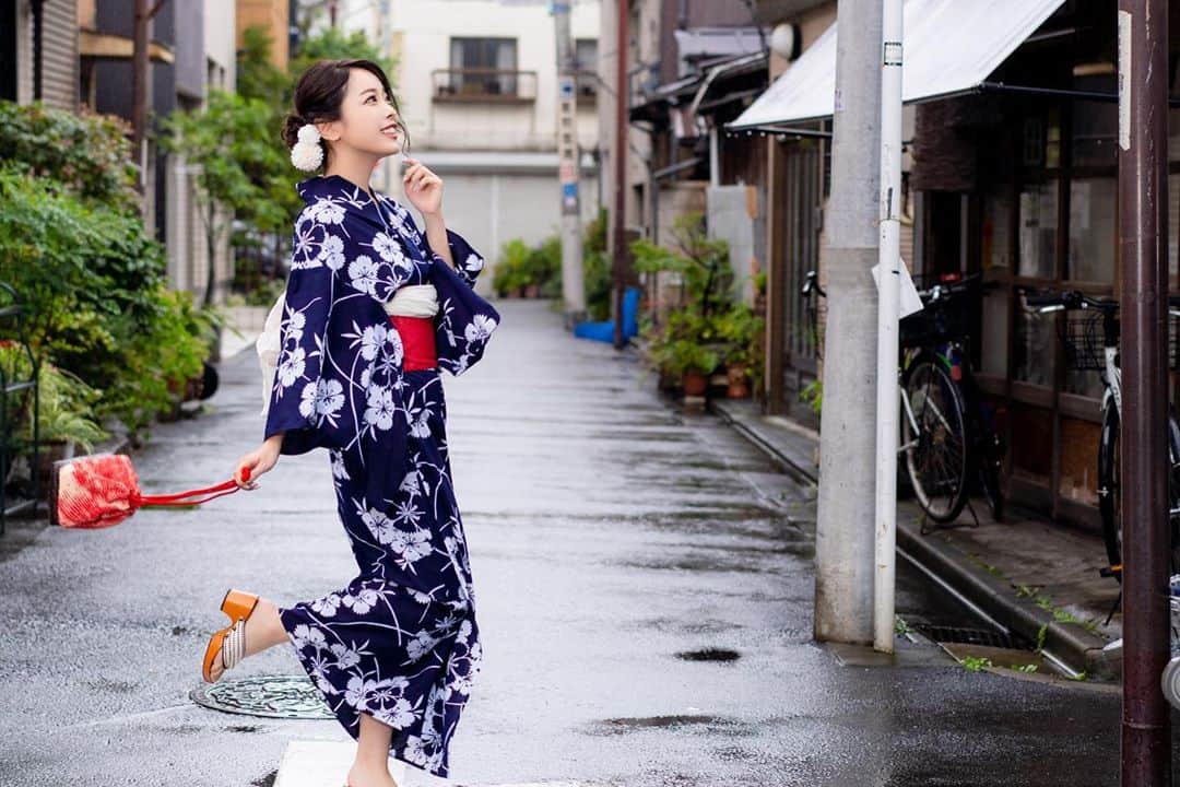 白石ゆうかのインスタグラム：「👘  #ポートレート #portrait #写真好きな人と繋がりたい #写真撮ってる人と繋がりたい #ファインダー越しの私の世界 #model #撮影 #pic #picture #picoftheday #ポートレートしま専科 #写真 #love #like #東京カメラ部 #ポートレート女子 #follow #followme #instagood #ig_japan #photoofthday #photography #japan #japanese #photo #夏 #summer #浴衣 #smile」