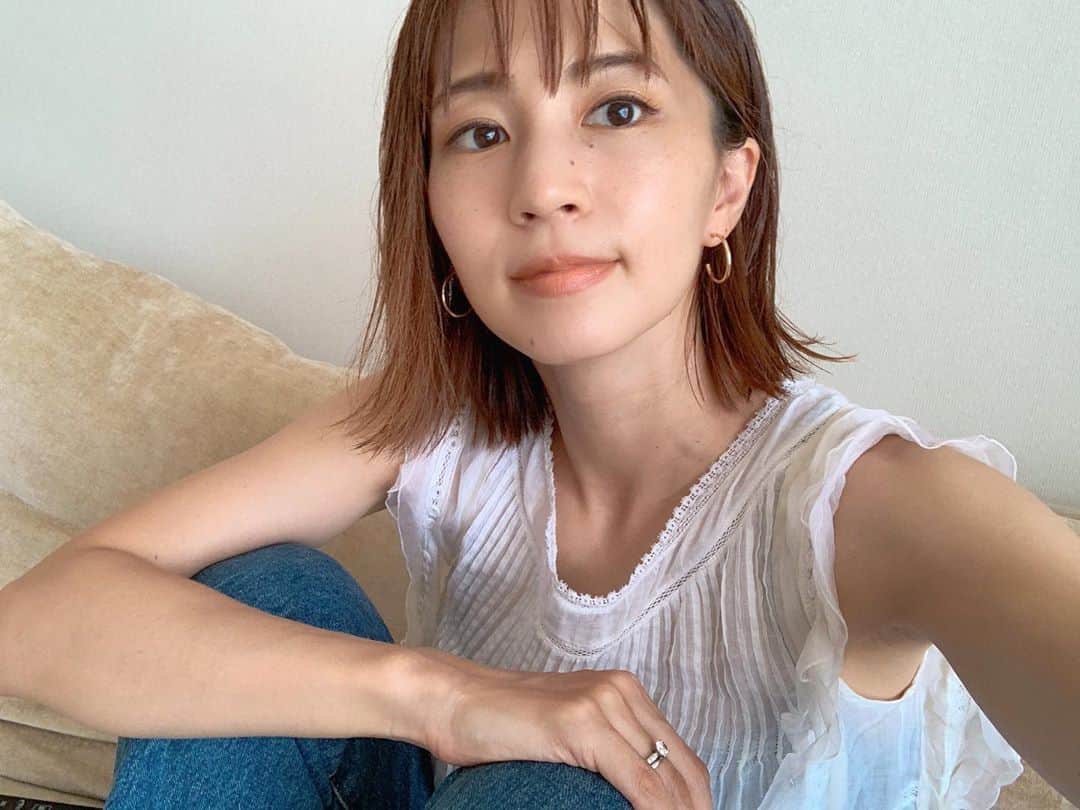 のインスタグラム：「いい色のリップ💄 @celvoke.jp  マットリップ01 tops.. @isabelmarant  denim.. @greed_tokyo」