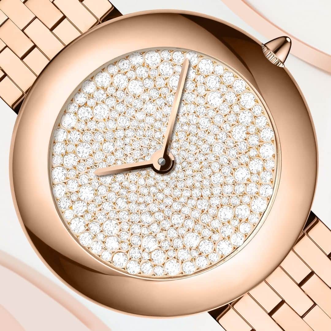Chaumetさんのインスタグラム写真 - (ChaumetInstagram)「A remarkable timepiece for women who choose distinction. With its sensuous rose gold dial carefully paved with a whirlwind of more than 300 diamonds, this precious Boléro watch evokes the movement of an infinite dance and mesmerizing music.⁣ #Chaumet #ChaumetBolero #ChaumetWatches #GraceandCharacter」8月21日 17時00分 - chaumetofficial