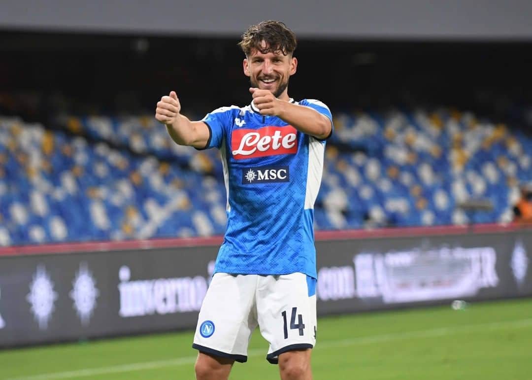 SSCナポリさんのインスタグラム写真 - (SSCナポリInstagram)「#fridayfeeling Any plans for the weekend? 🕺  #ForzaNapoliSempre」8月21日 17時00分 - officialsscnapoli