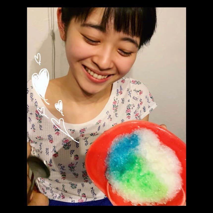 河村花さんのインスタグラム写真 - (河村花Instagram)「. お家でかき氷を作りましたー！ 最近はすごい暑いので熱中症気をつけてください🍧 #かき氷 #美味しかった ！ #河村花」8月21日 17時15分 - hana_kawamura