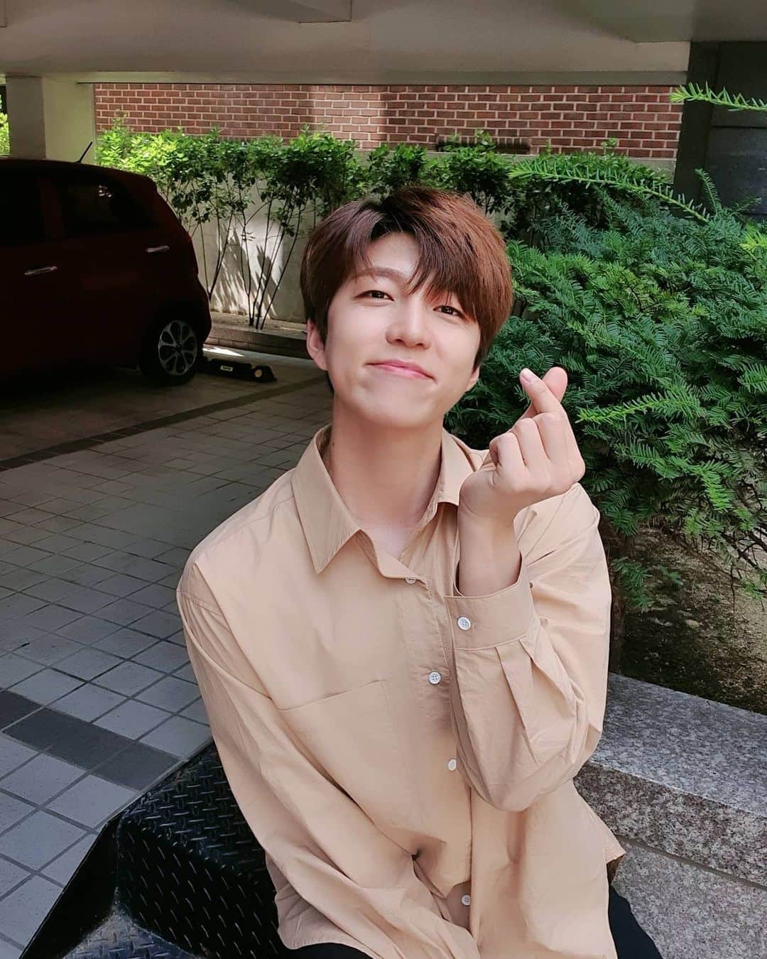 U-KISS（ユーキス）のインスタグラム：「[#수현] 키스미💋 즐거운 주말 보내세요💓💓  #유키스 #UKISS  #SOOHYUN #수현oppa」