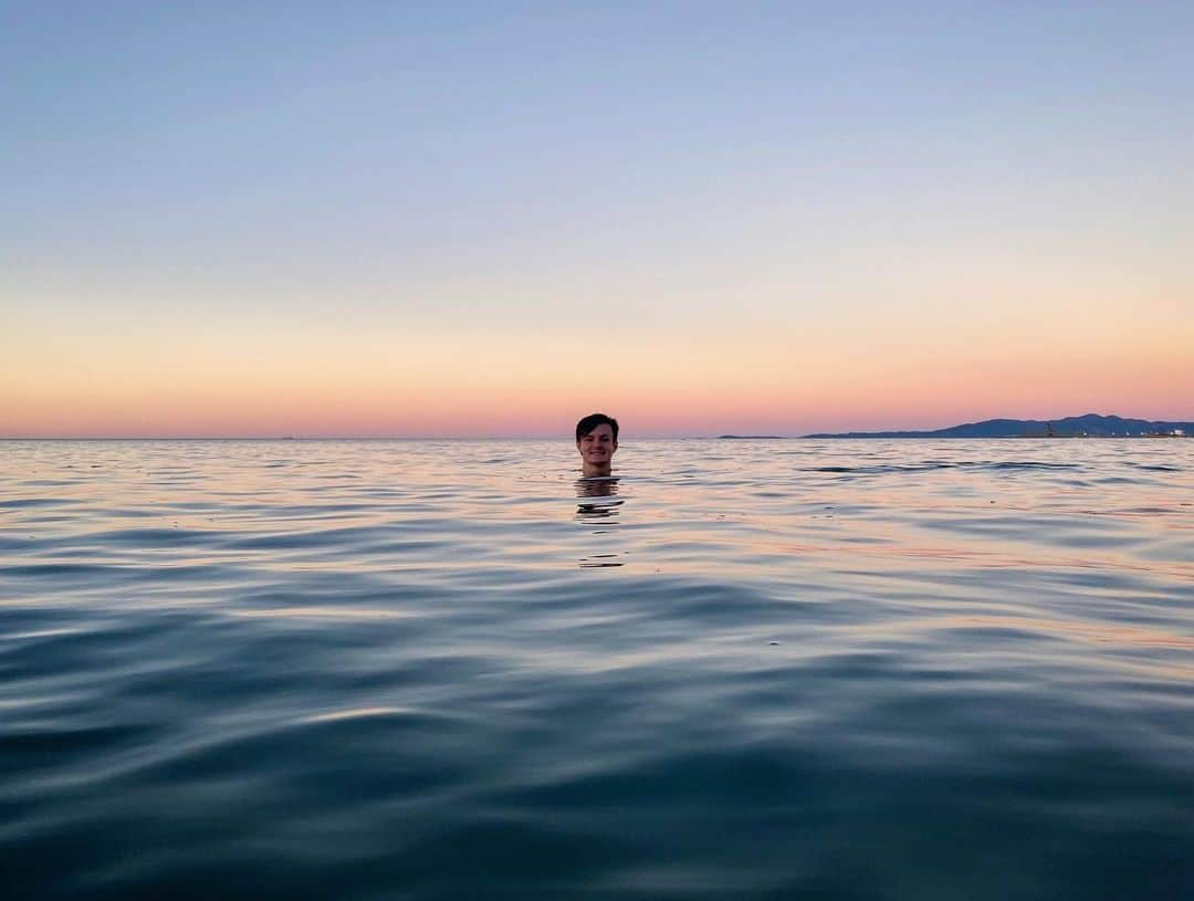 ジェイク・ドランのインスタグラム：「Really good swell, dumped me in the soup. Still floating 🚣🏻‍♂️ #millpond」